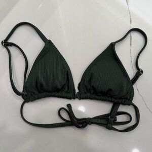 FREE w/ 🌻3/$25 bundle - Dark Green Triangle Bikini Top